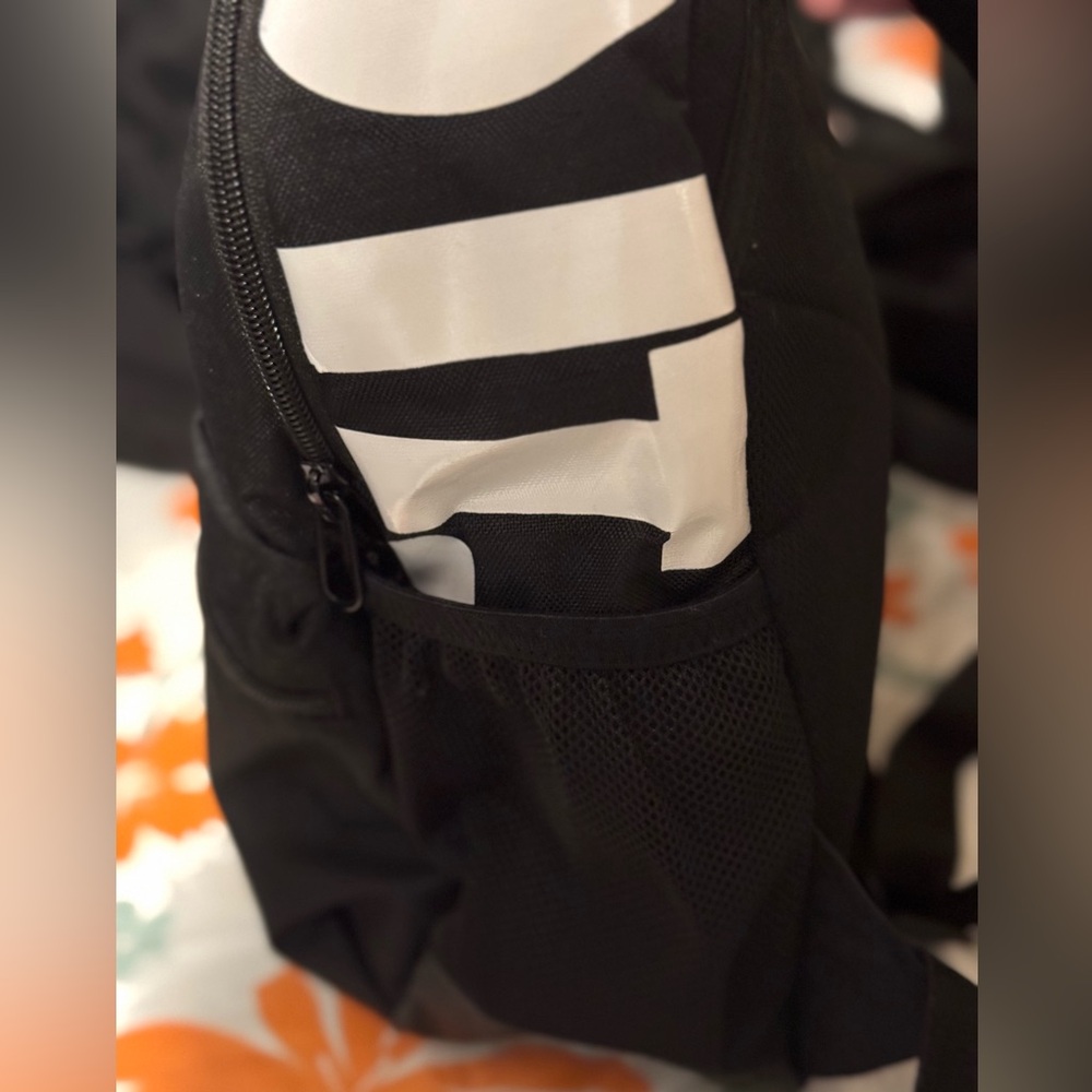 Nike backpack - Picture 4 of 4